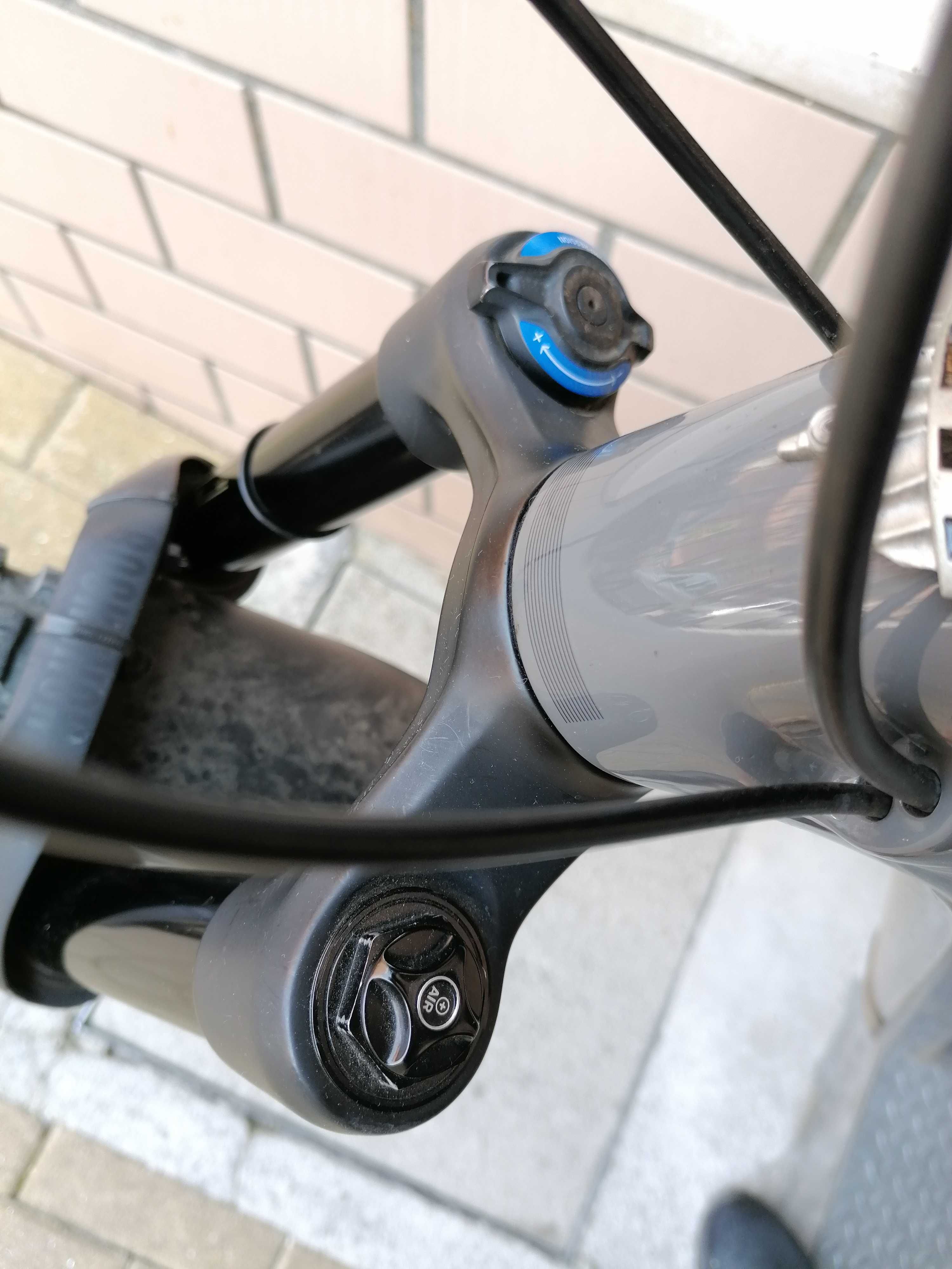 Suspensão Rockshox Yari RC