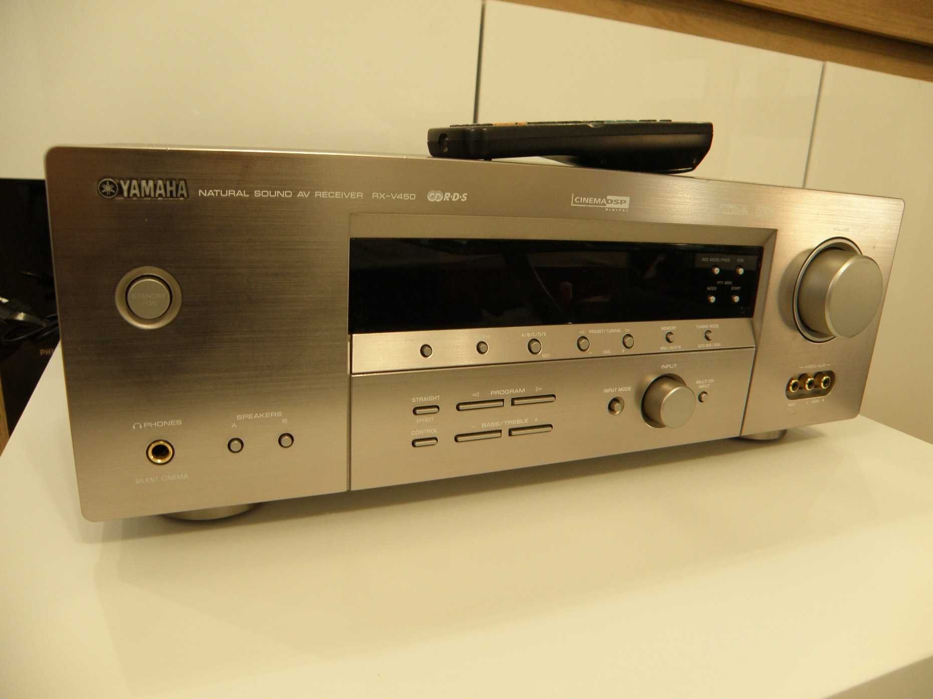 YAMAHA RX-V450 Amplituner z orginalnym pilotem