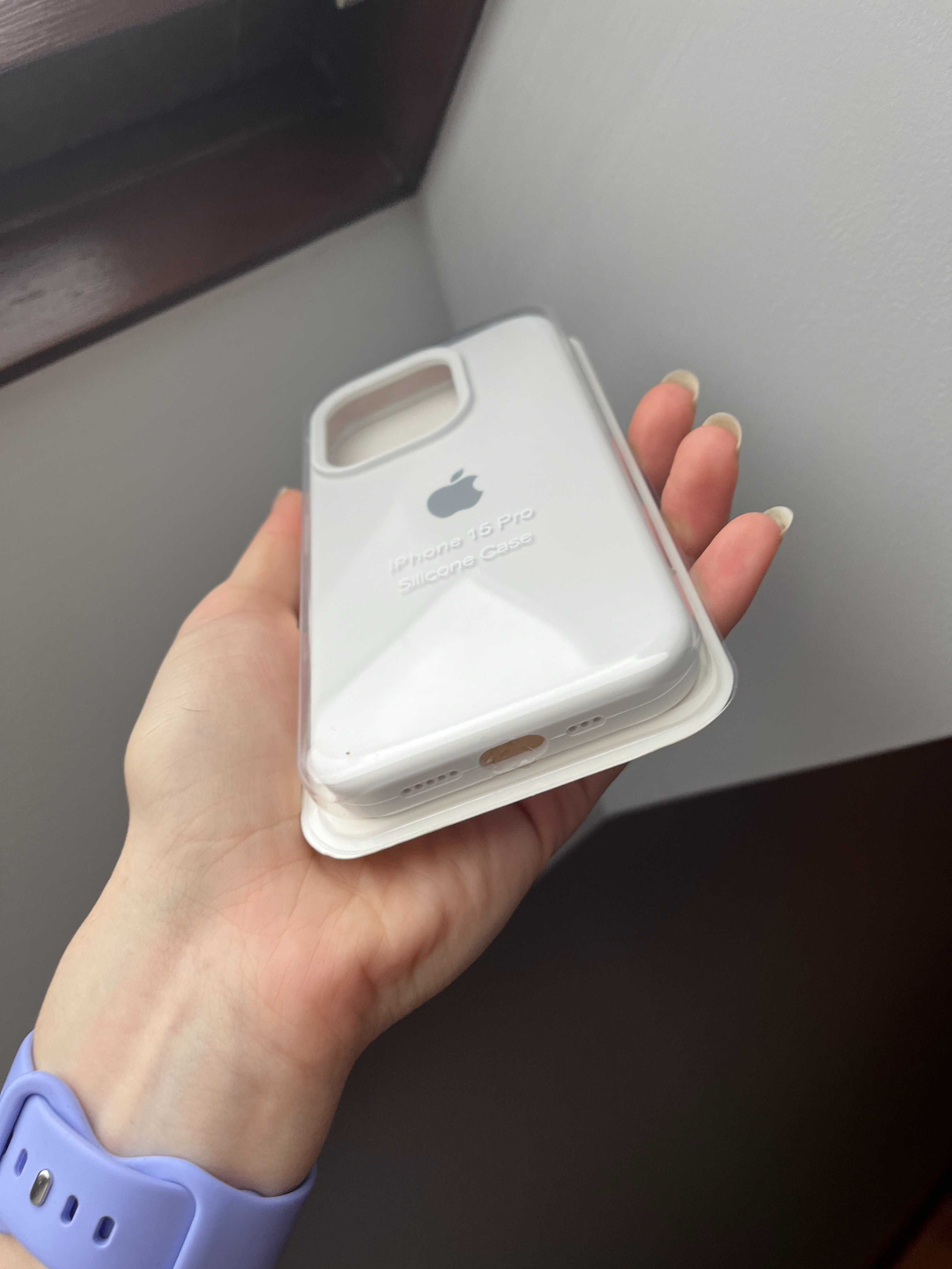 Case iPhone 15 Pro etui silikonowe nowe logo apple white białe