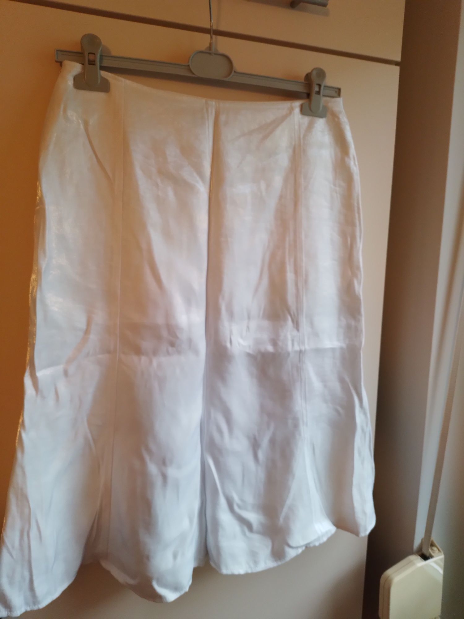 Biała spódnica rozmiar 40