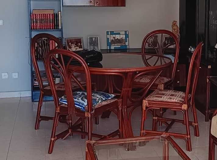 Conjunto de sofá e mesas em bambú