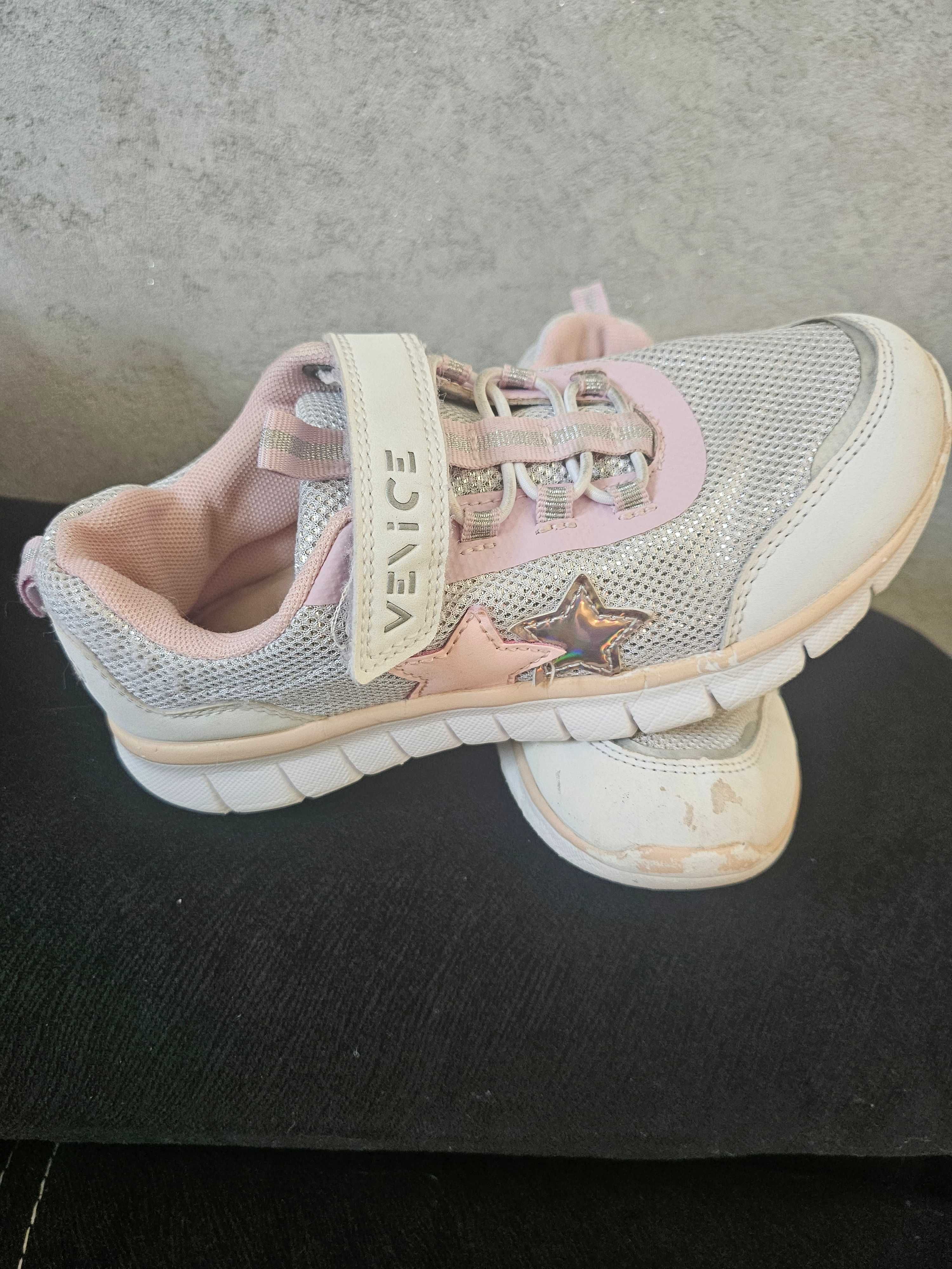 shechers adidasy +gratis
