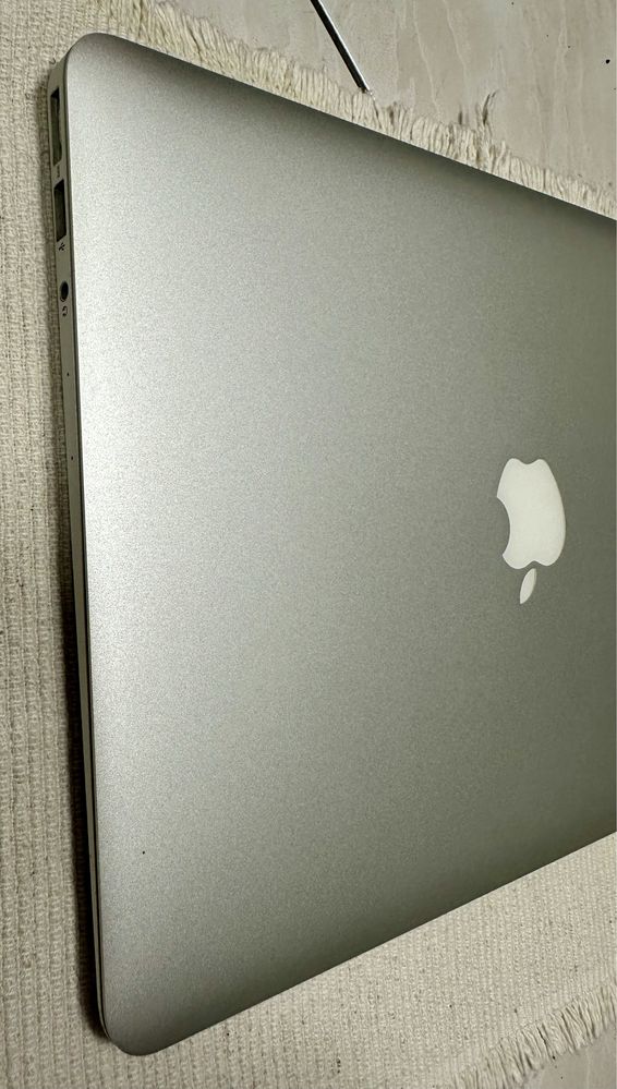 Macbook Air 13 idealny