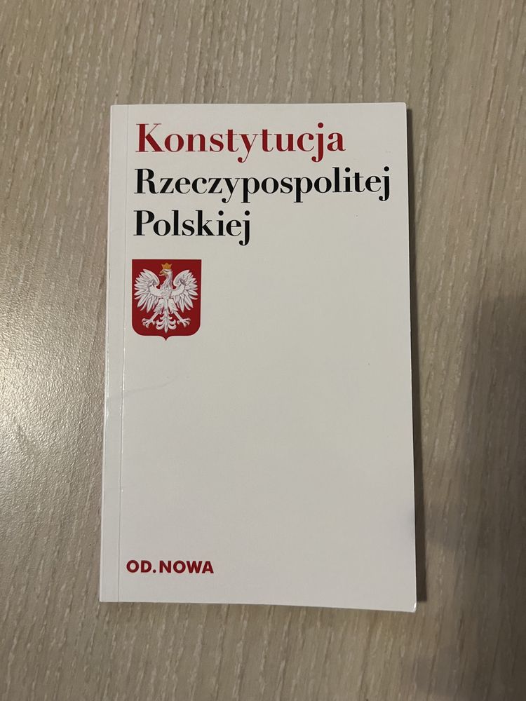 Książka o konstytucji Polski