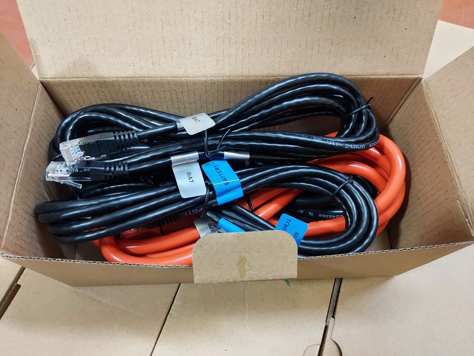 Набір кабелів для під'єднання акб Pylontech до інвертора