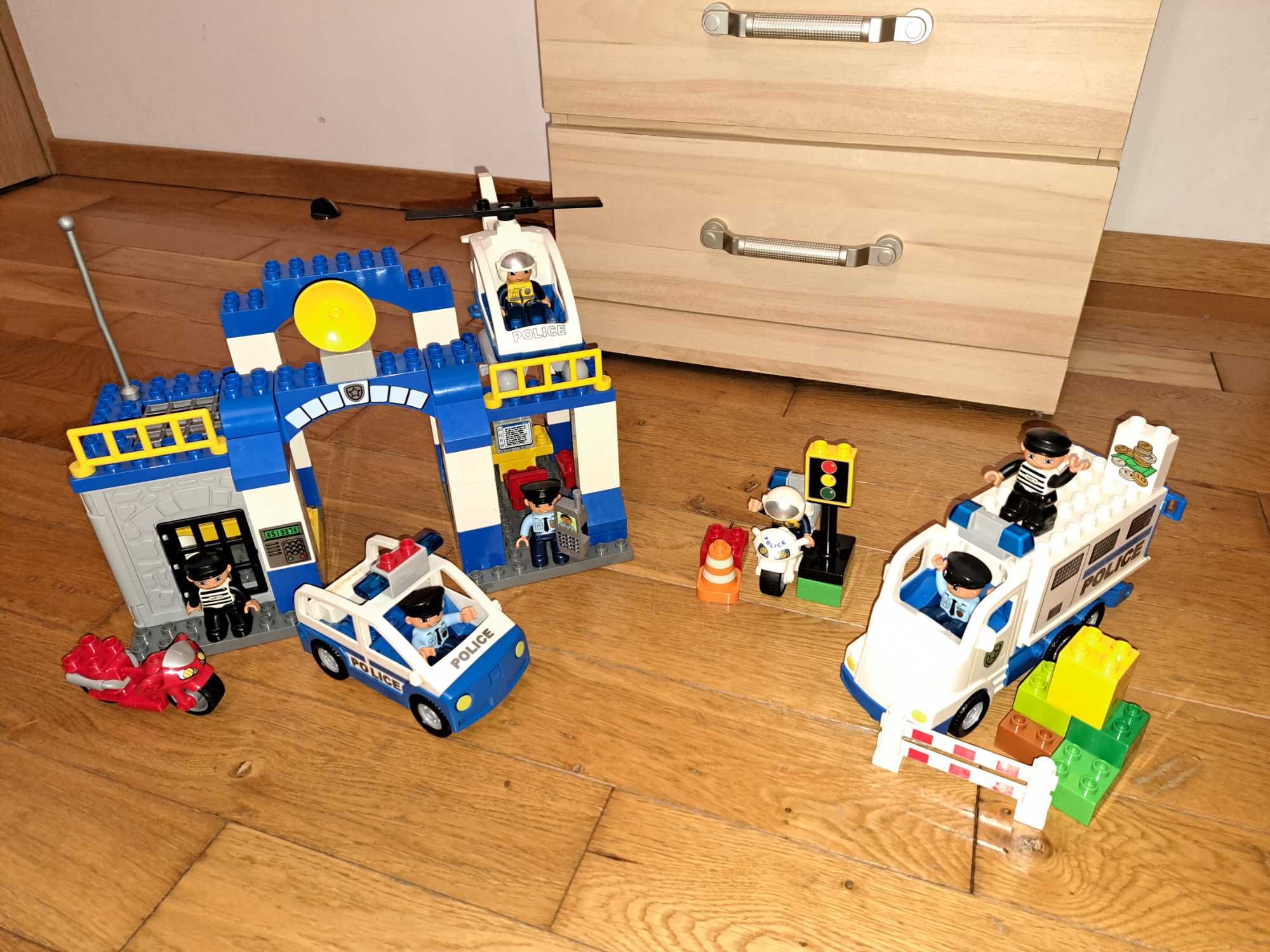 Lego  duplo policja 3 zestawy