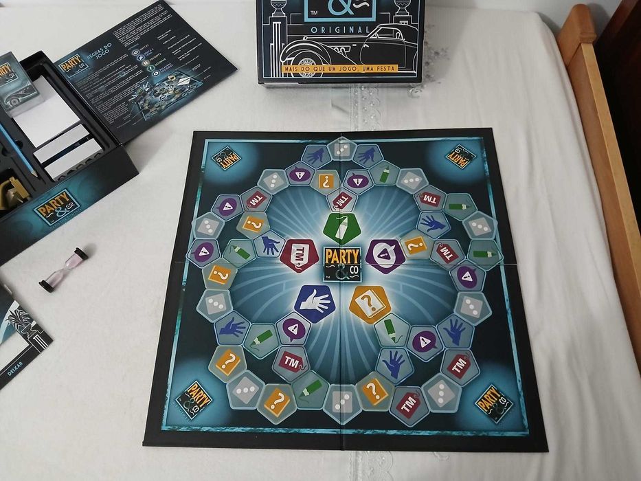 Jogo de Tabuleiro Party & Co Original - Diset