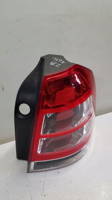 lampa prawy tył Opel Zafira B lift