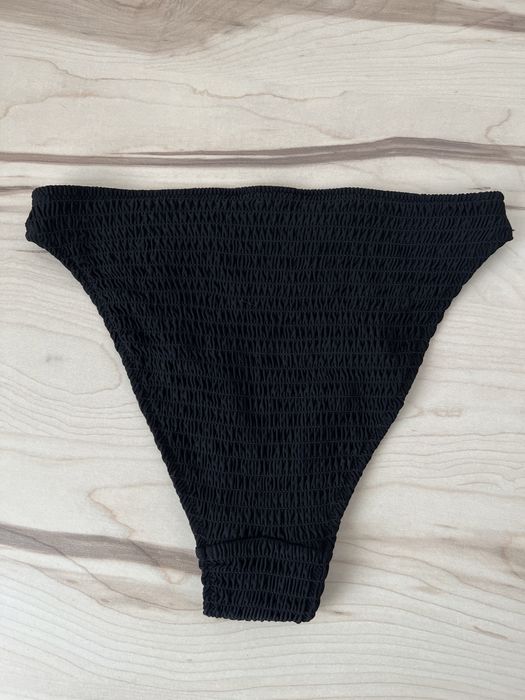 Cueca Bikini preta cintura alta H&M