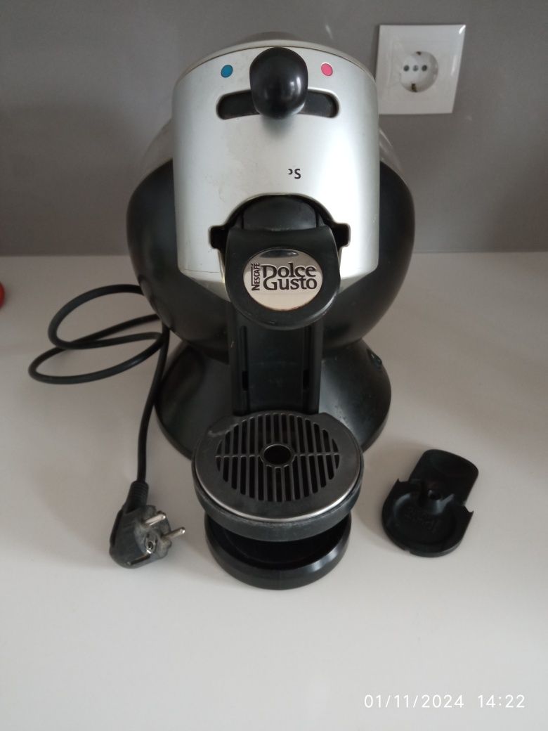 Máquina de café Doce Gusto Nescafé