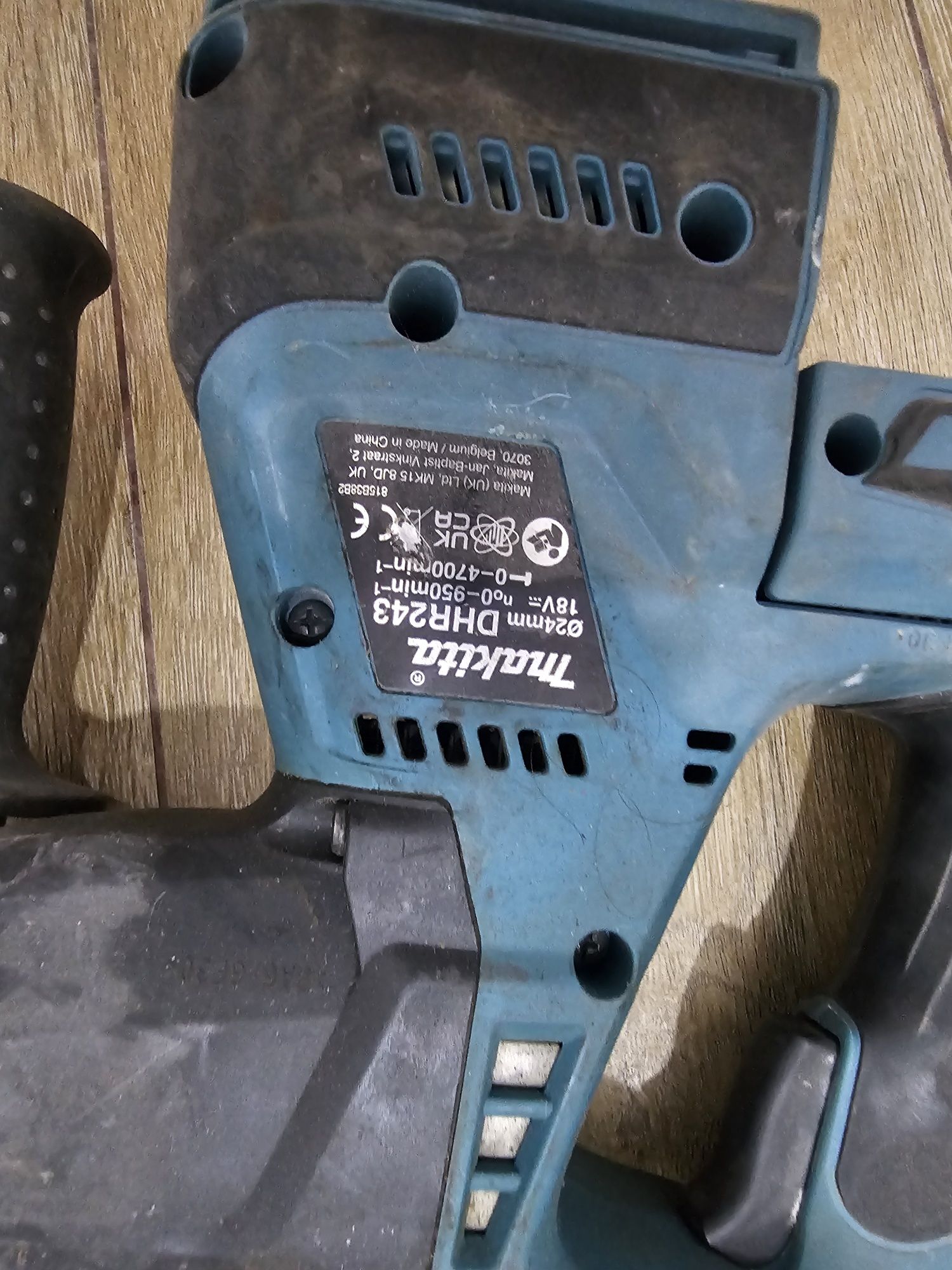 Martelo Perfurador Makita DHR242RTJ SDS Plus 18V