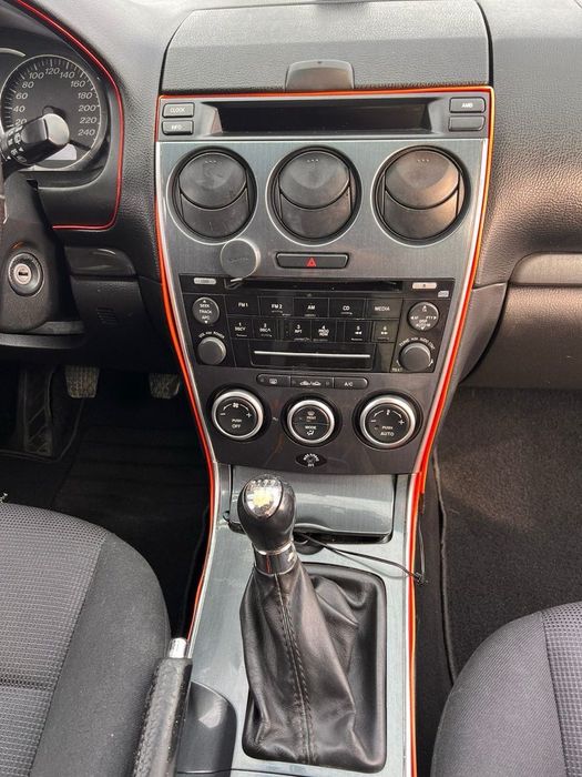 Mazda 6  2006 року