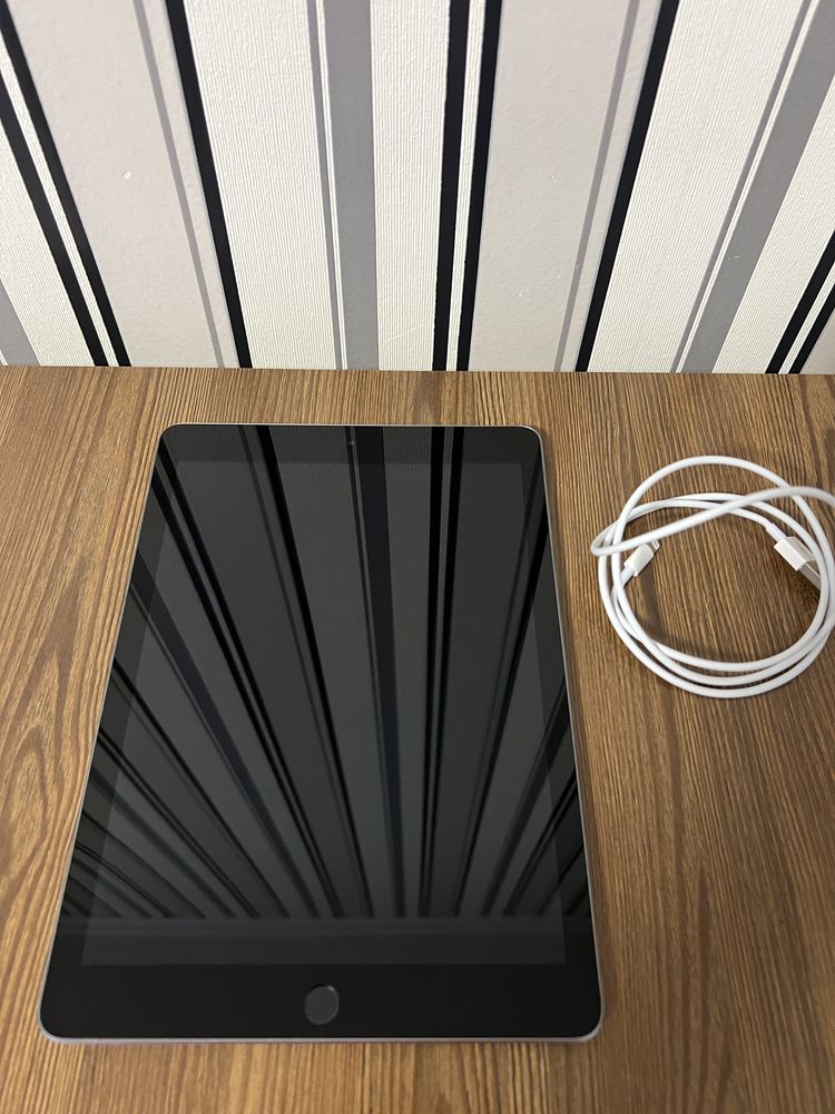 Apple Ipad 6 gen. 32 Gb. WiFi . Space Gray