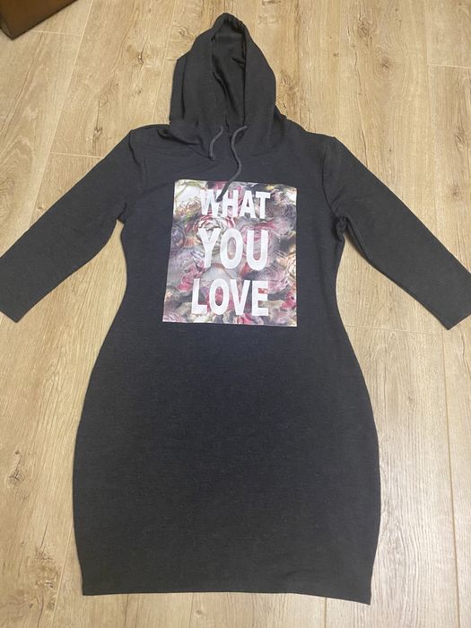 Продам  платье с капюшоном