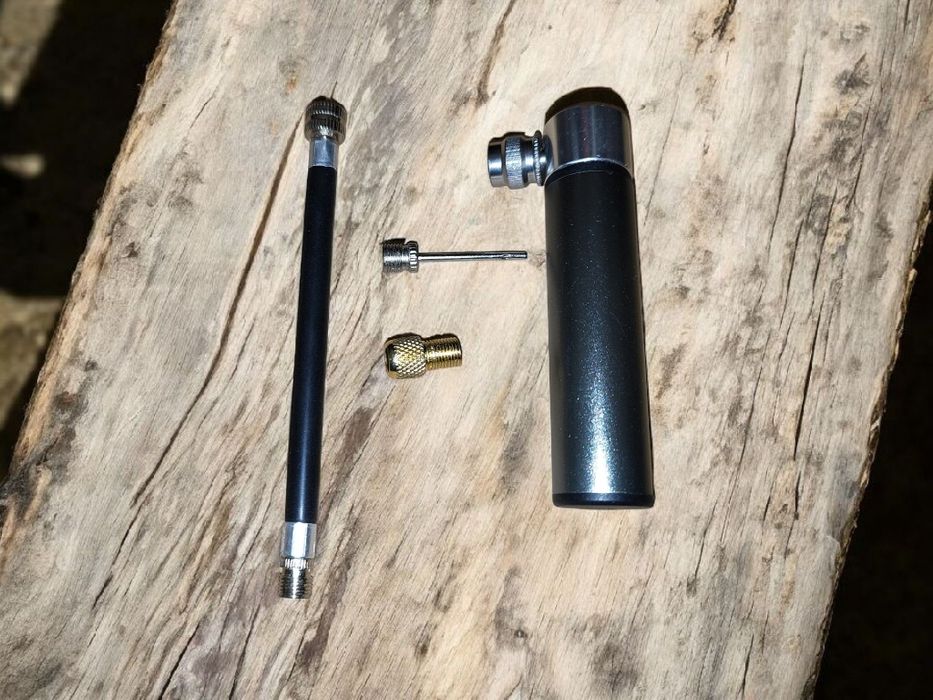 Кишеньковий велосипедний насос