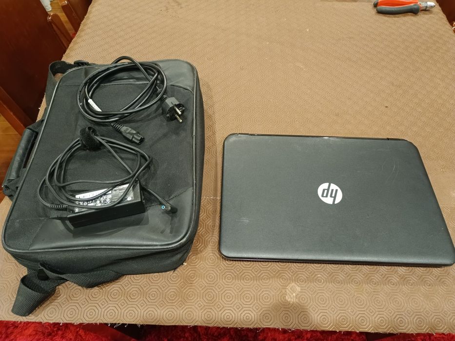 Portátil  hp com mala de transporte