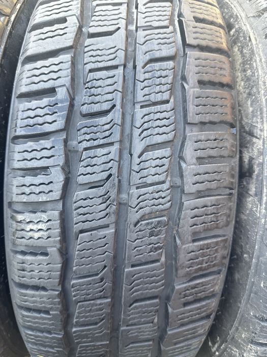 Opony kumho winter portran cv51 104/102 h 215/60/17(1017c/98 b)