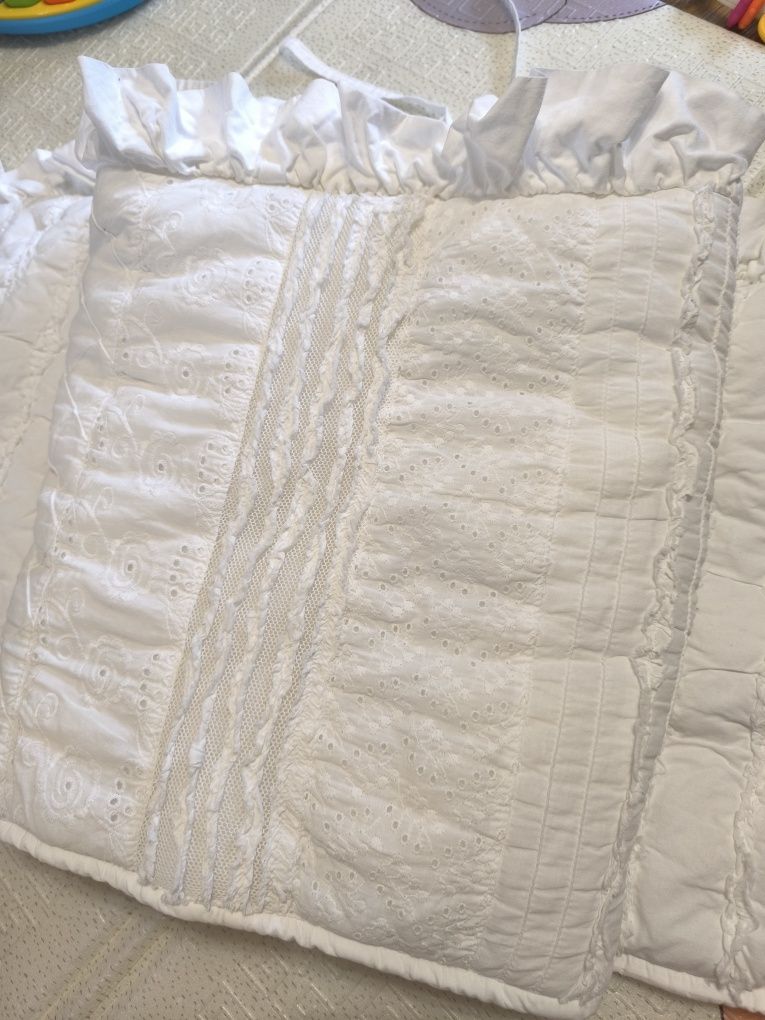 Бортик на кроватку и одеяло