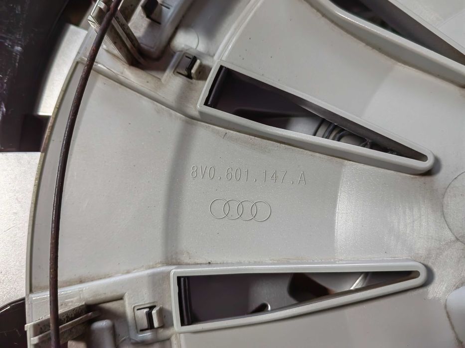 Kołpaki Audi 16" Oryginalne 8V0 601. 147B KOMPLET