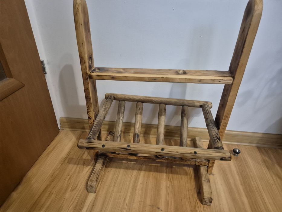 Stajnia/stojak dla hobby horsa z drewna