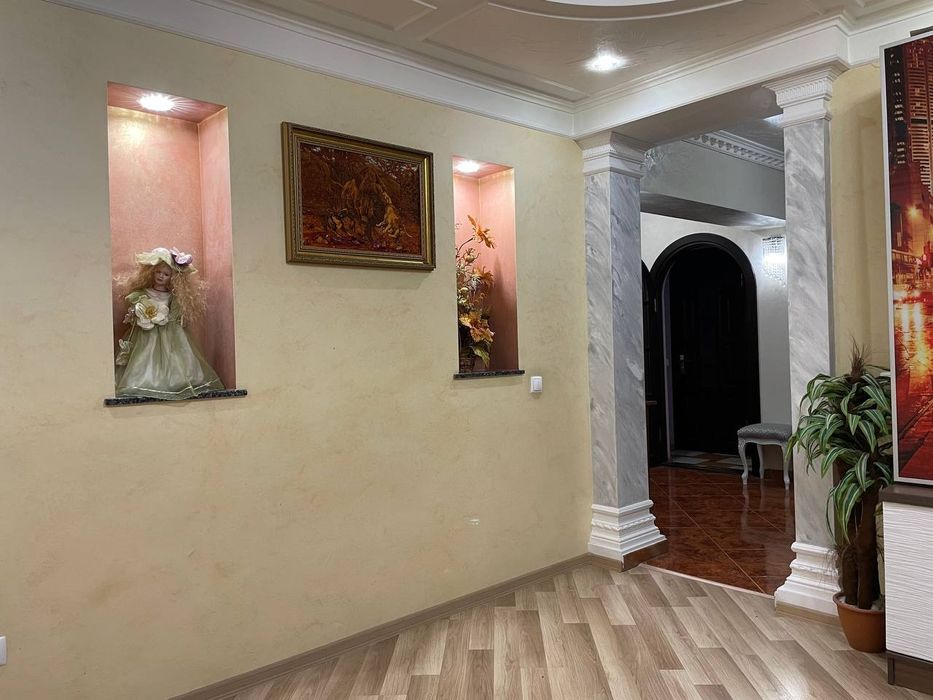 Продам 4-х кімнатну квартиру