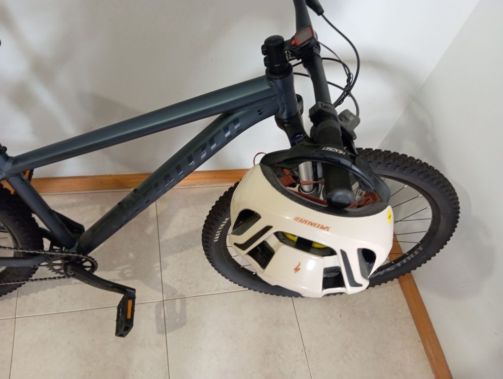 Venda de Bicicleta Specialized Aro 29 (Como Nova)

Estou colocando à v