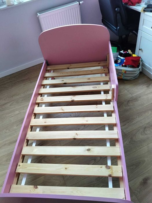 Łóżko różowe 80x160 z barierką Normastore kids, materac piankowy