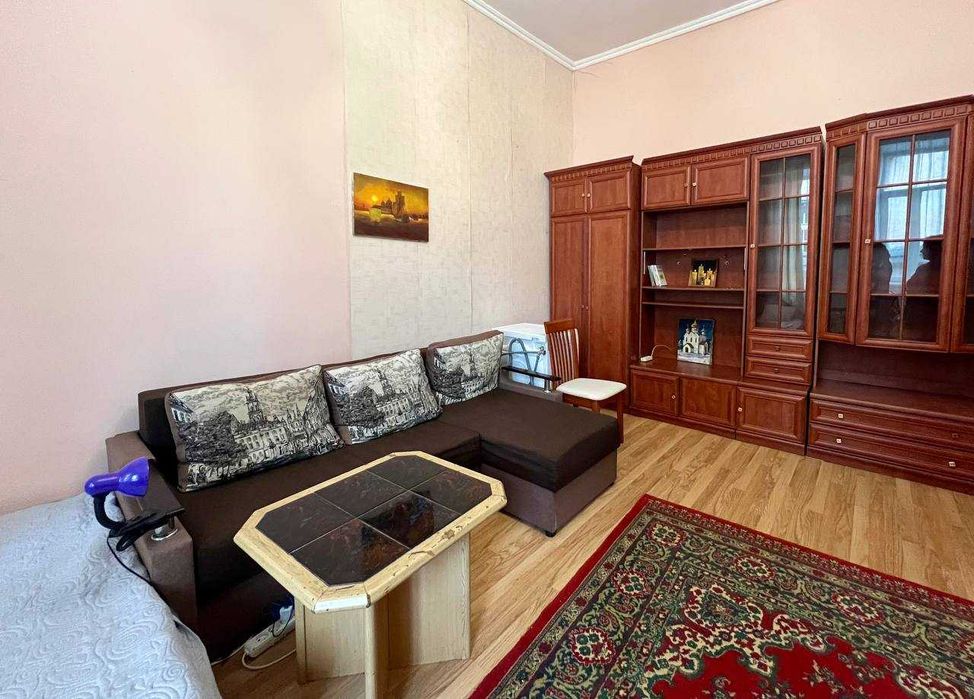 Оренда 2-кімнатної квартири на вул. Банківська — Центр міста