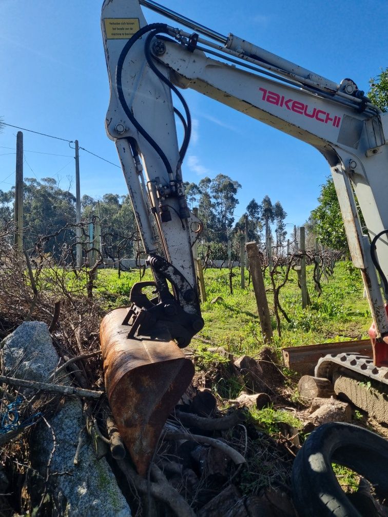 Mini escavadora takeuchi tb 125