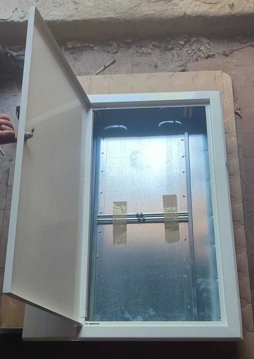 Шафа для колектора внутрішня нова