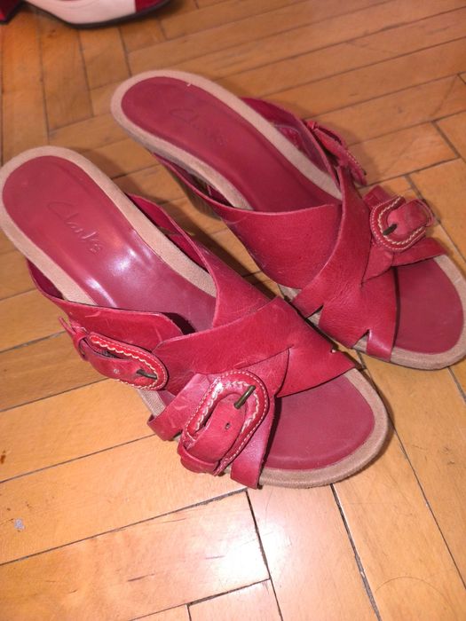 Туфлі жіночі.     .