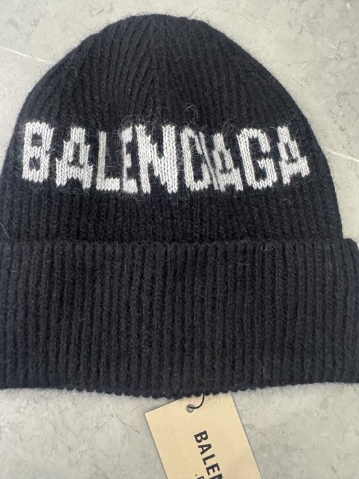 Шапка Balenciaga