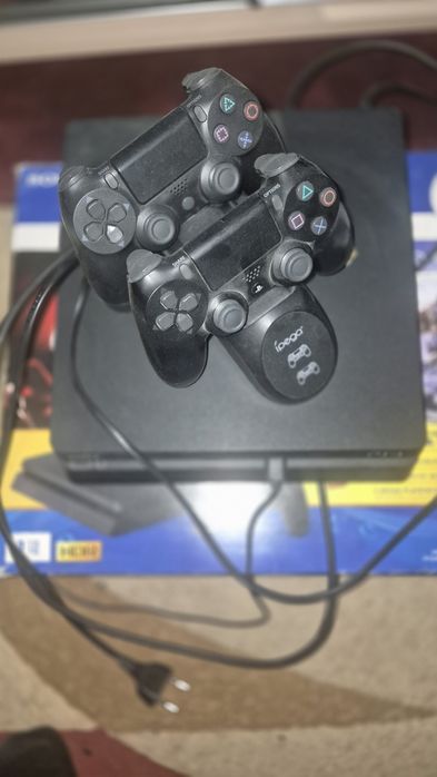 Продам PS4 Slim 1Tb