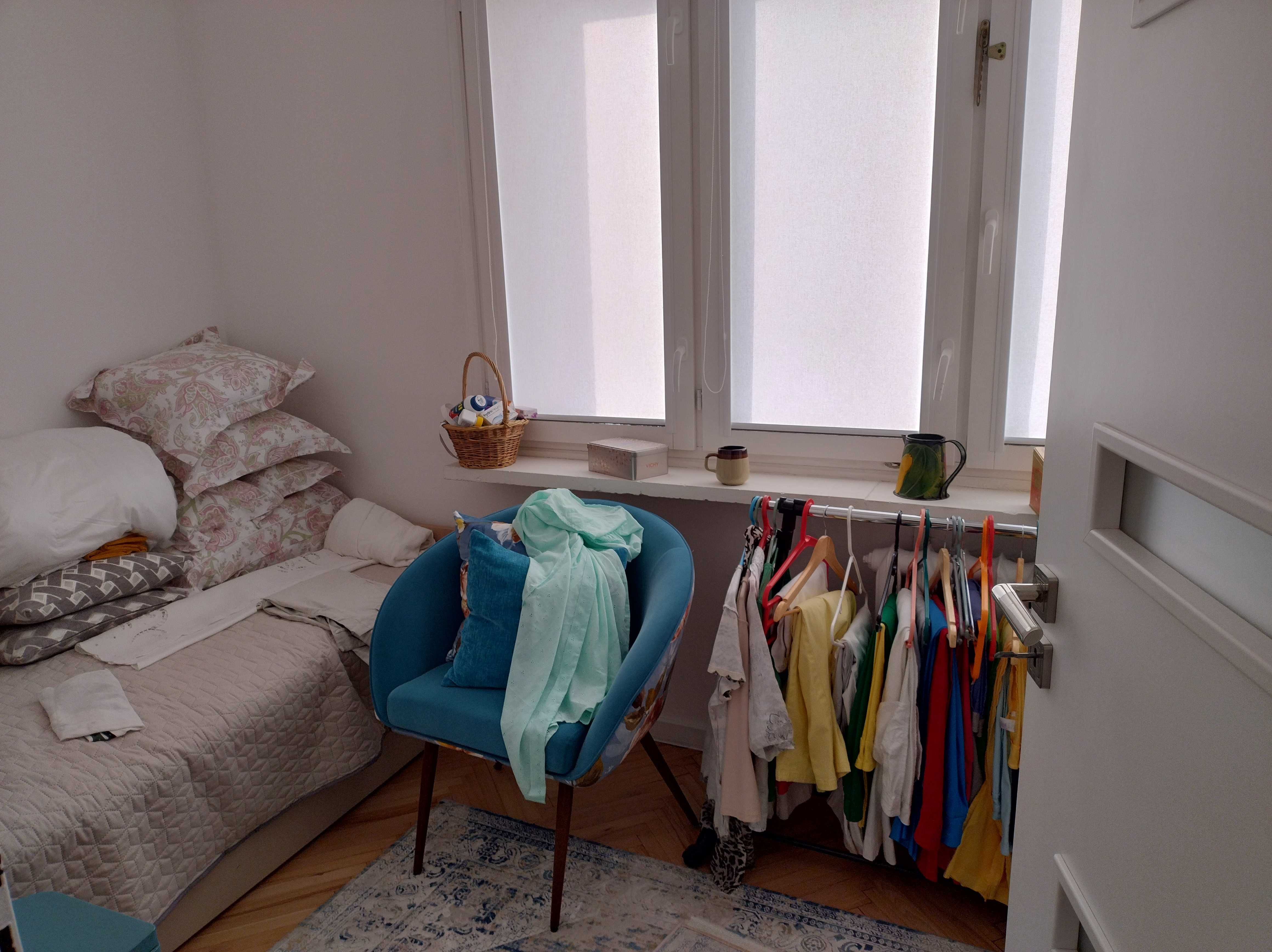 Sprzedam mieszkanie 69 m2, 10 piętro, 4 pokoje + loggia, os. Poręby