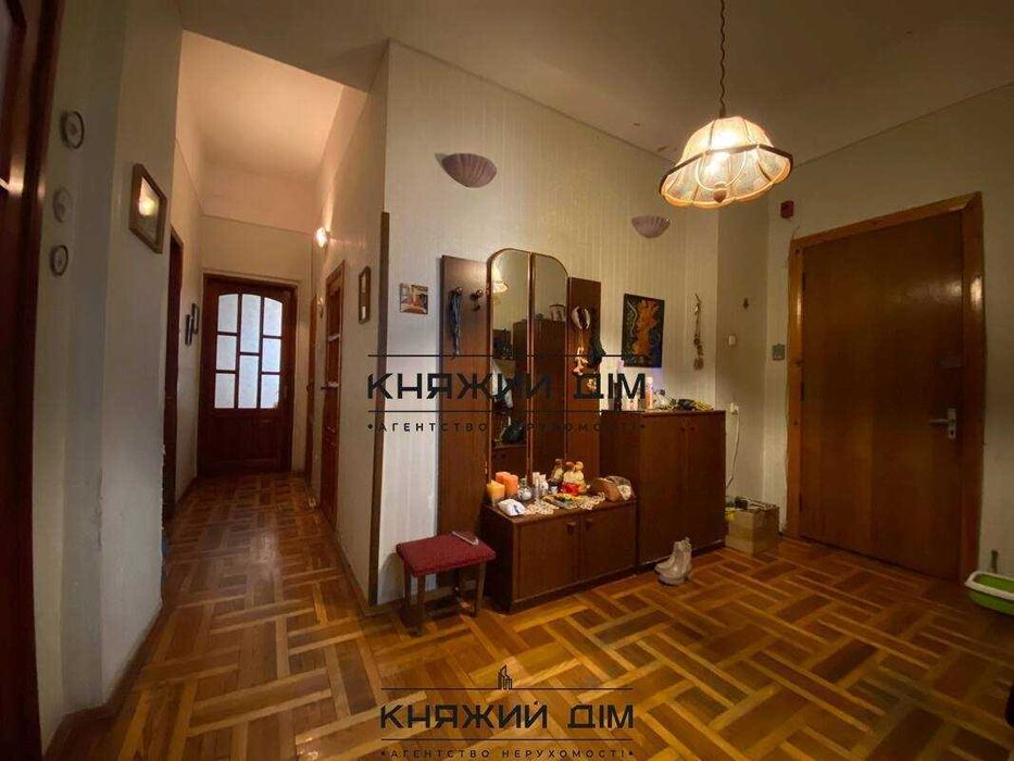 Продаж 3 кімнатна квартира м. Олімпійська КОД 21147044