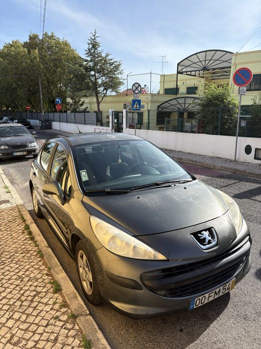 Peugeot 207 Sport 1.4 Gasolina 2008 - Fiável, económico e bem estimado