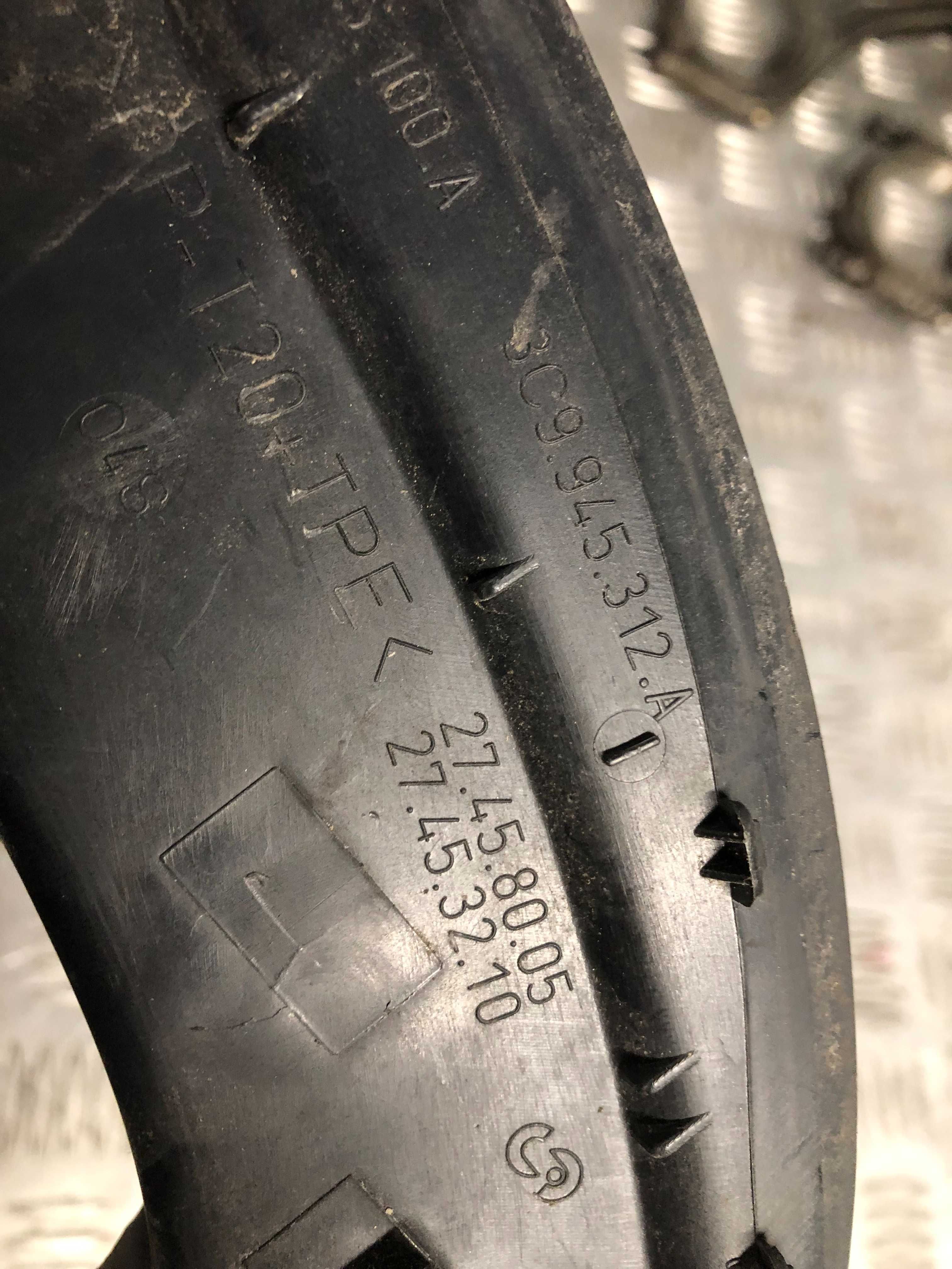 Odblask prawy Passat CC Kombi