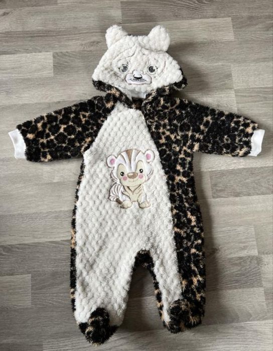 Kombinezon dziecięcy w panterkę 0-4 miesiące