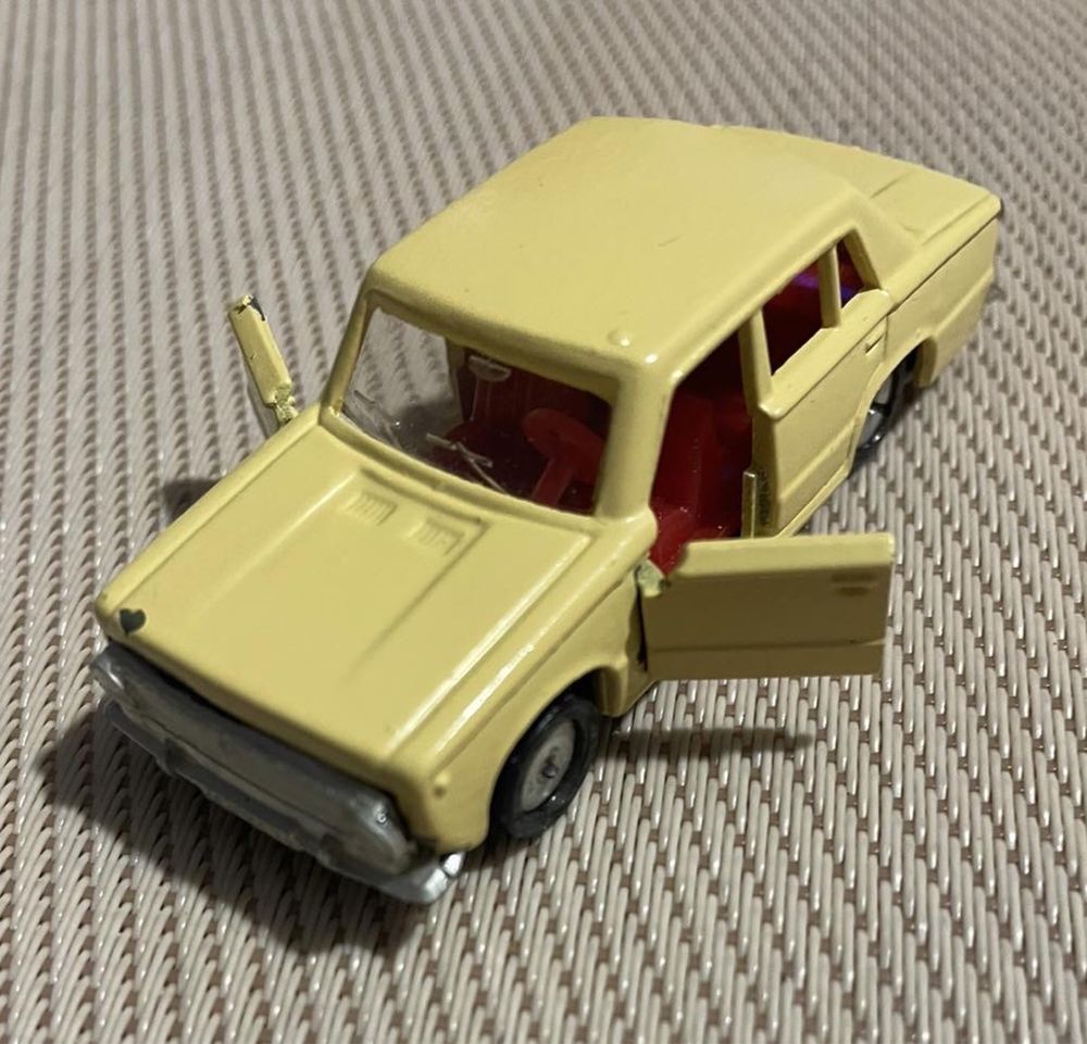 Модель 1:60. Машинка. 1980 год.