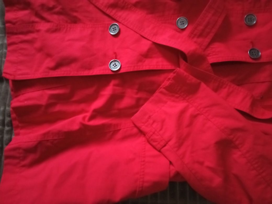 Куртка у відмінному стані на весні 52-54 розміру