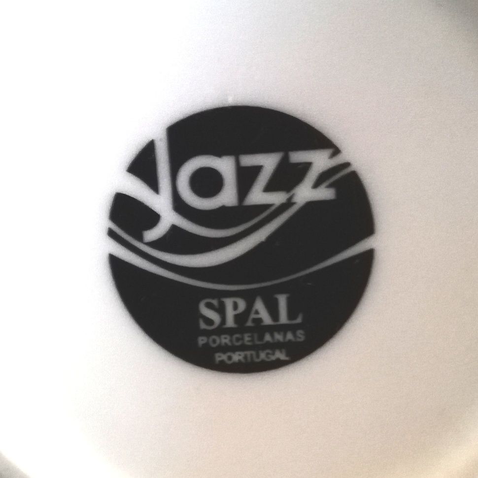 Caneca de porcelana da linha Jazz, da SPAL