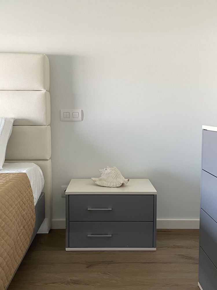Quarto Completo - Cama, 2 Cabeceiras e Cómoda