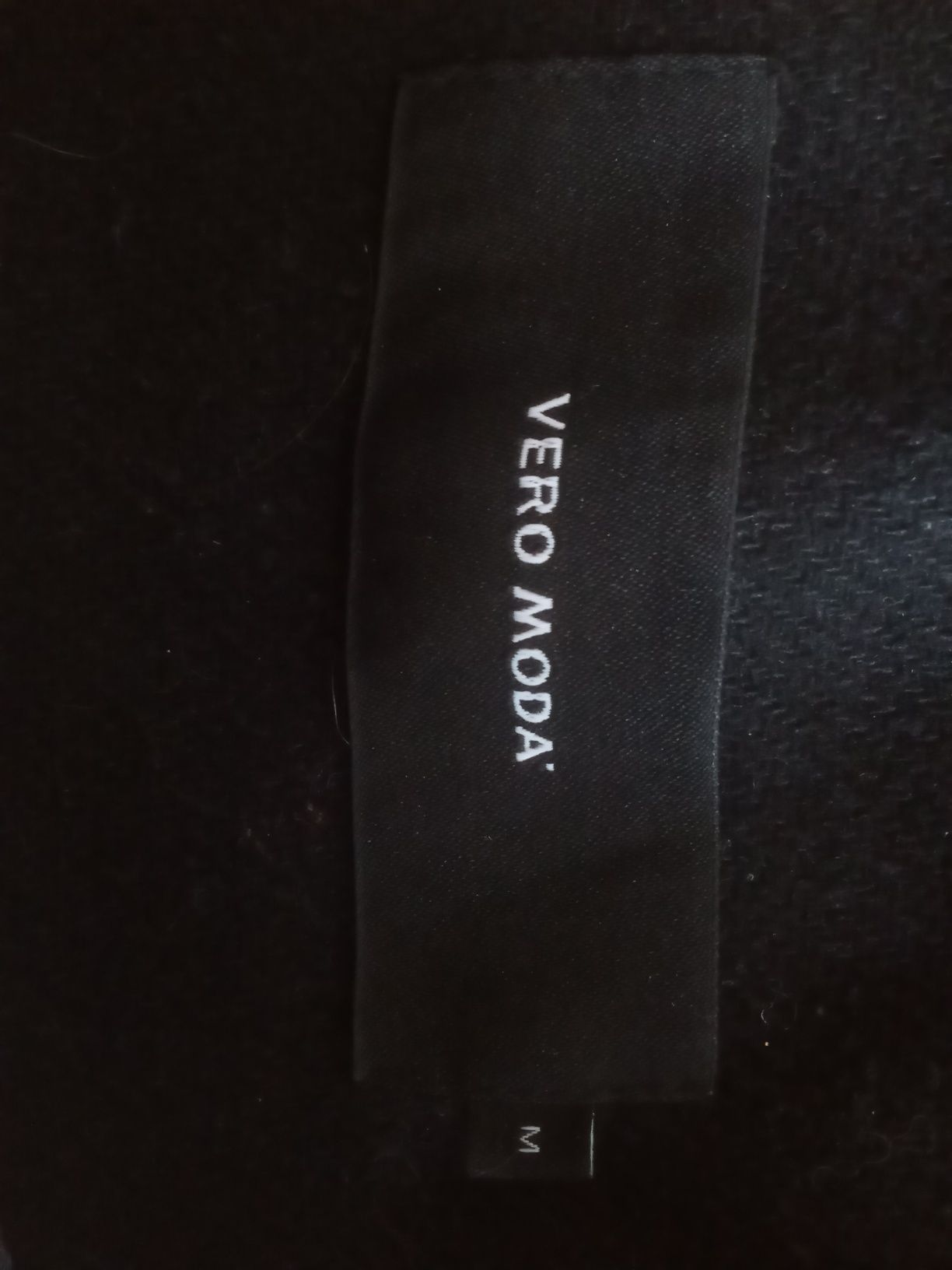 Płaszcz płaszczyk damski zimowy jesienny czarny z kapturem Vero moda m