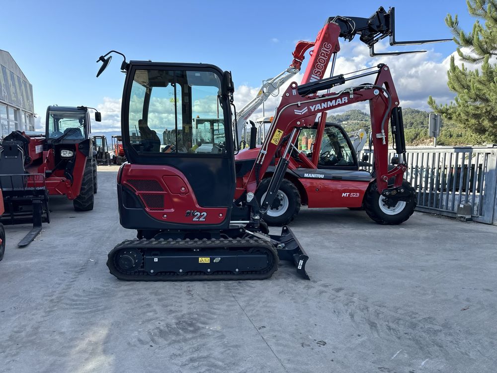 Mini-giratória YANMAR SV22 NOVA