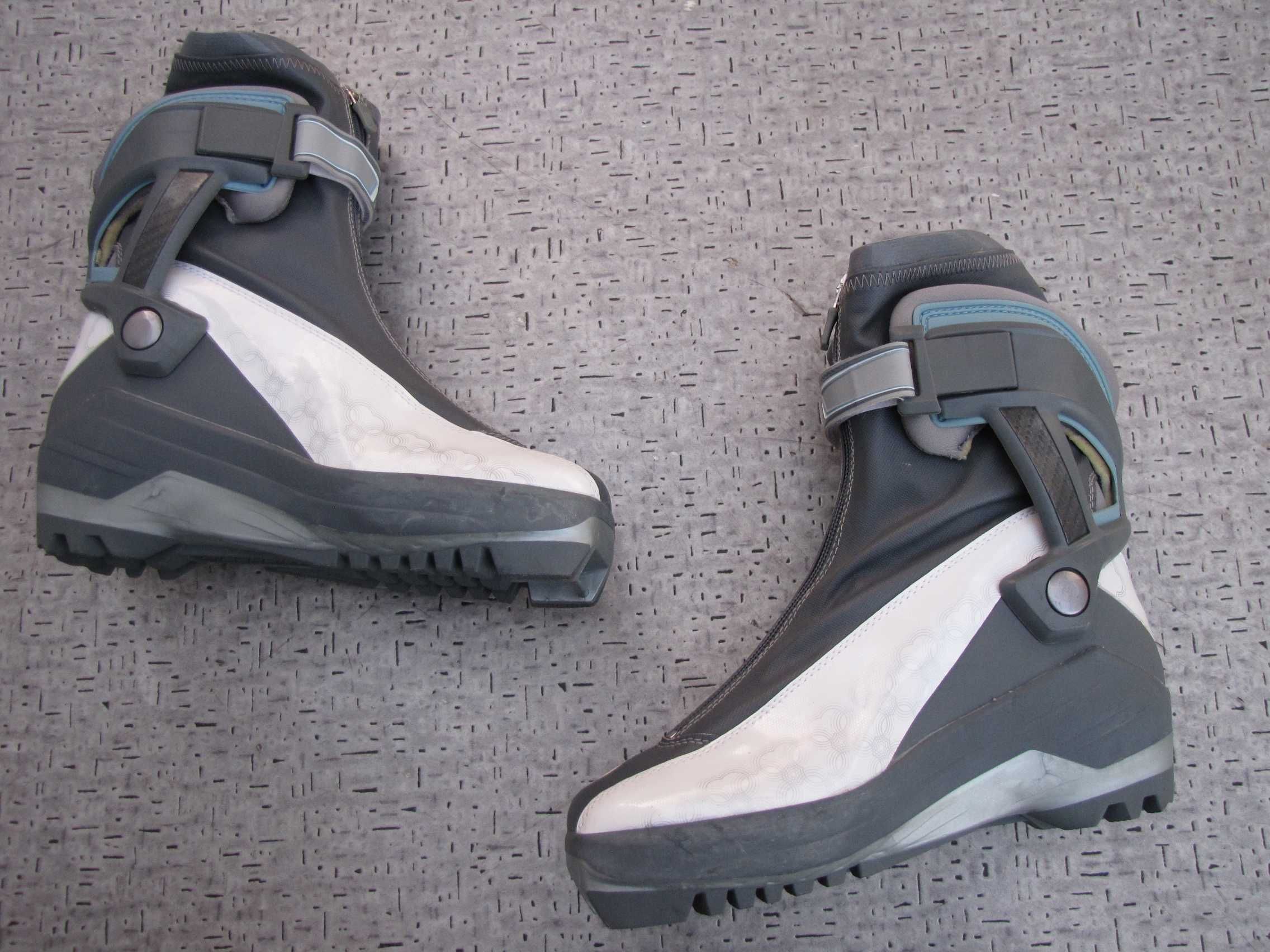 Ładny, damski but FISCHER MISSION Skate! eu 36 / 22,5 cm! Tanio! Łyżwa