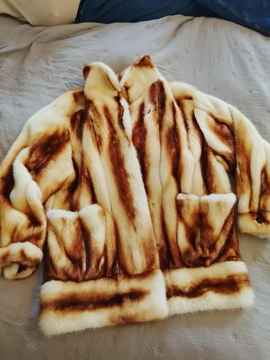 Nowoczesne futro z norek naturalne
