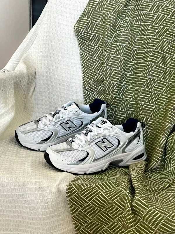 Biały*przewspaniały Damskie New Balance530 UnisexTrampki roz. 36