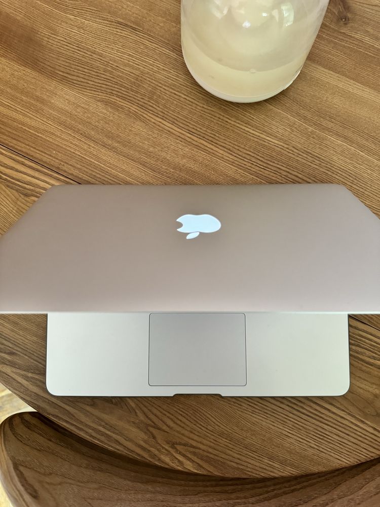 Macbook Air 13 як новий І5 4GB