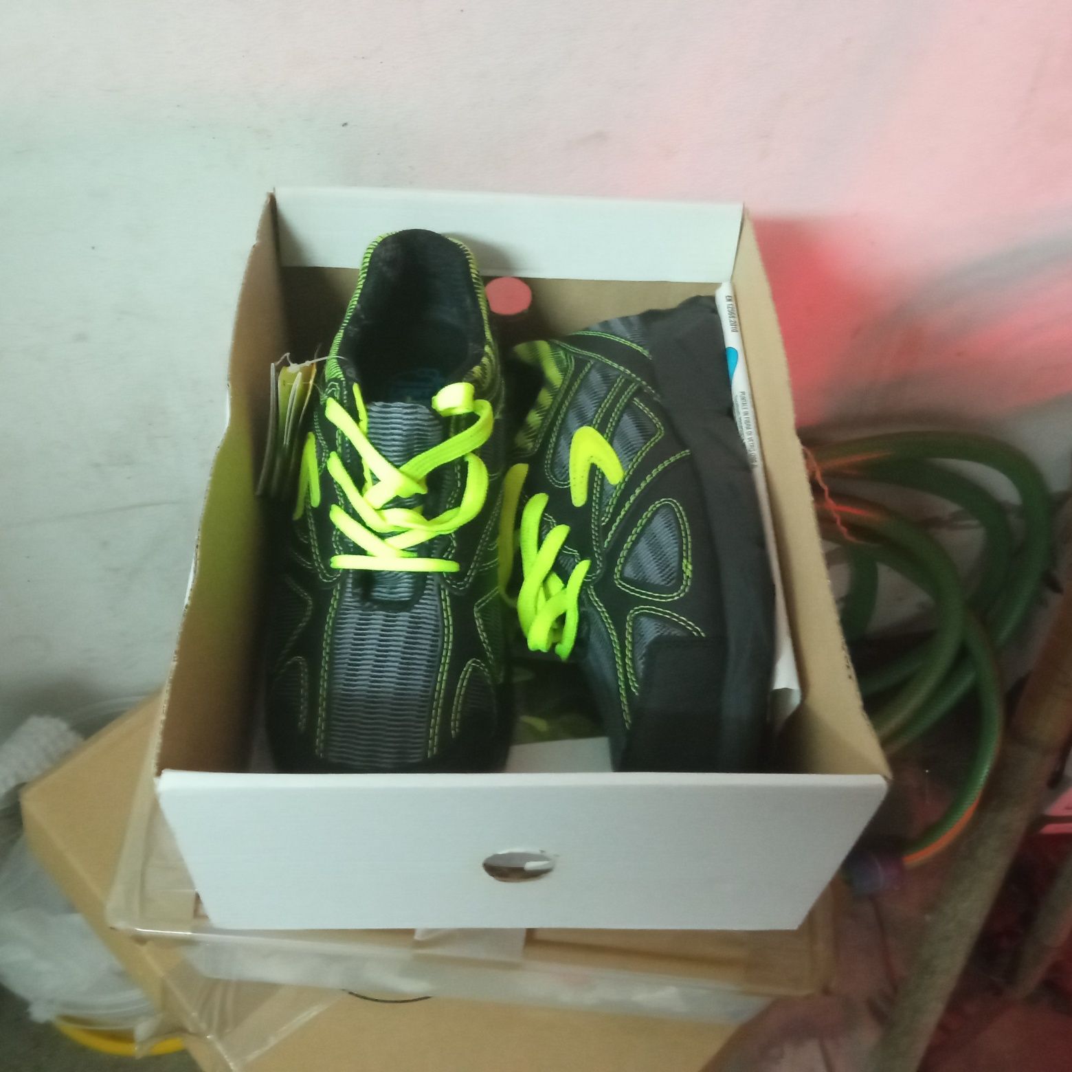 Vendo botas de trabalho biqueira de aço  novas 30€