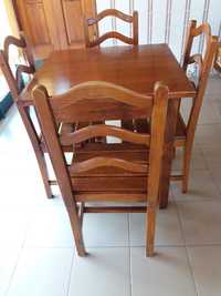 Conjuntos mesa e cadeiras em pinho